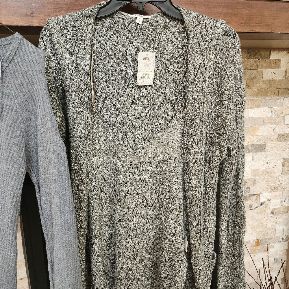 Juniors cold shoulder shirt and Mudd hooded cardigan